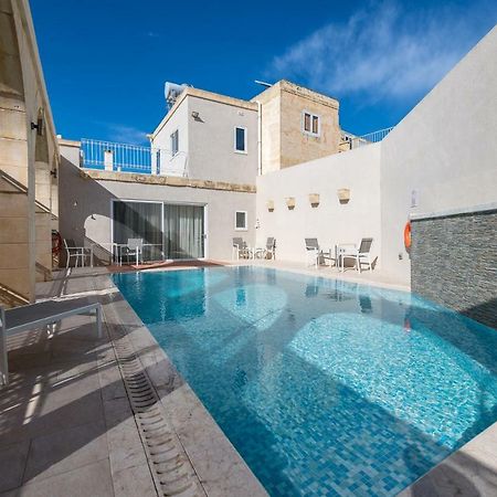 Zeppi'S Luxury Holiday Farmhouse With Private Pool Gharb  Bagian luar foto