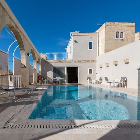 Zeppi'S Luxury Holiday Farmhouse With Private Pool Gharb  Bagian luar foto