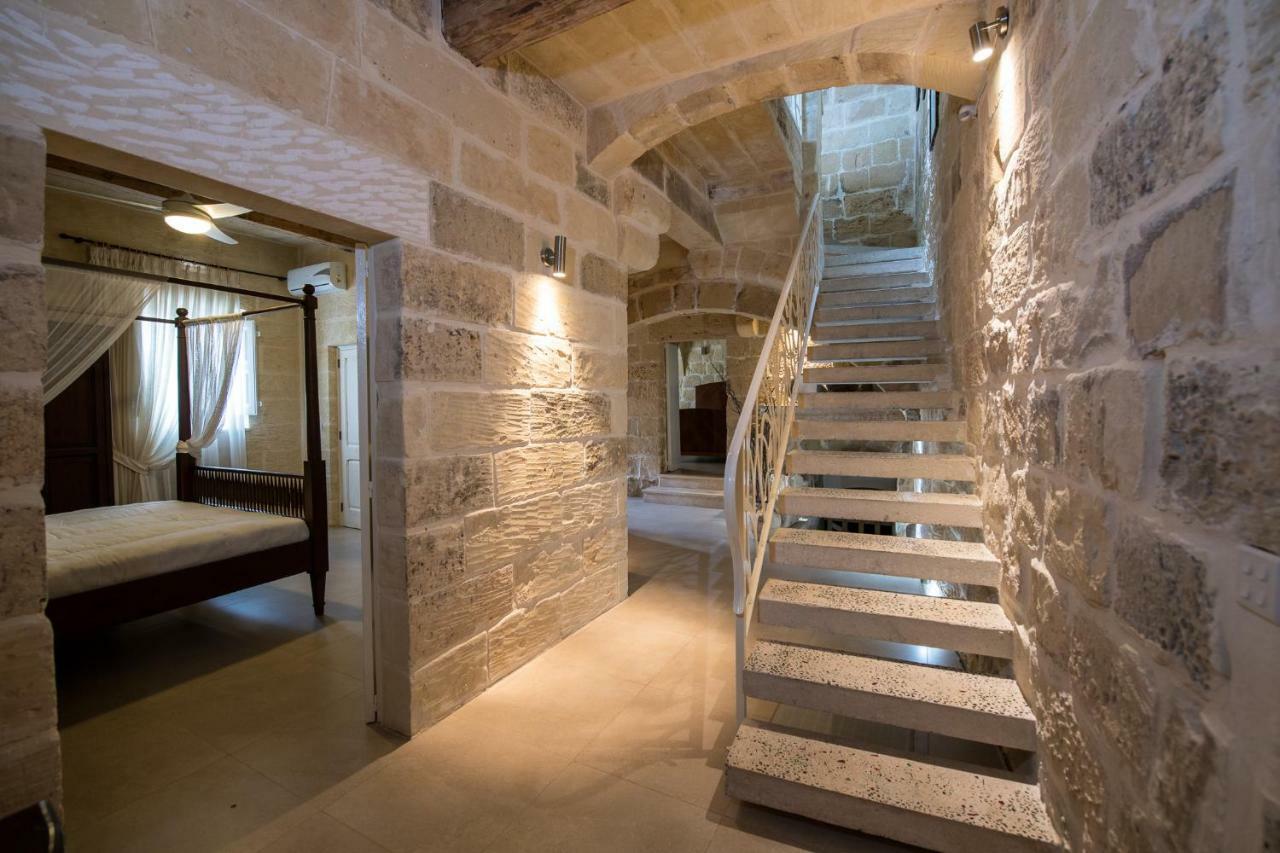 Zeppi'S Luxury Holiday Farmhouse With Private Pool Gharb  Bagian luar foto