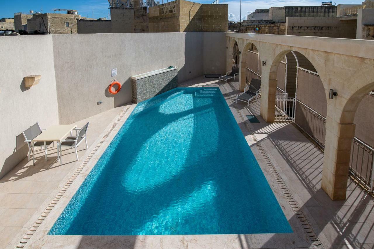 Zeppi'S Luxury Holiday Farmhouse With Private Pool Gharb  Bagian luar foto