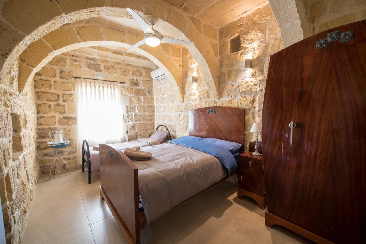 Zeppi'S Luxury Holiday Farmhouse With Private Pool Gharb  Bagian luar foto