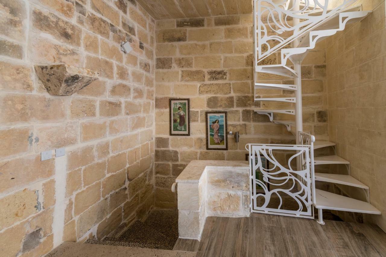 Zeppi'S Luxury Holiday Farmhouse With Private Pool Gharb  Bagian luar foto